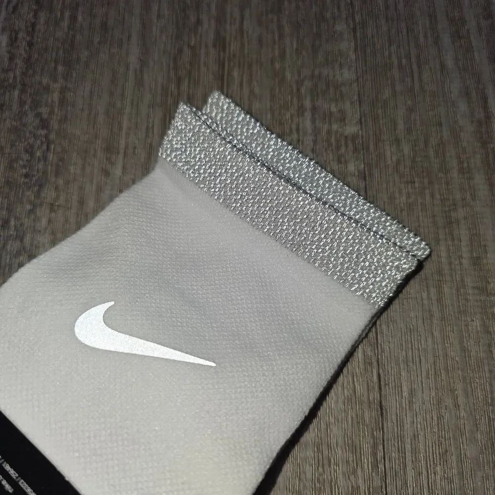 Nike Spark Lightweight Running Crew Socks Women's Size 11.5-13 White Grey Silver